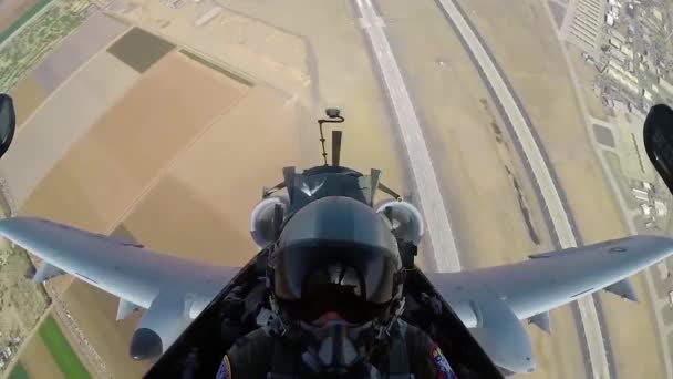 Pov Aufnahme Des Cockpits Eines Kampfflugzeugs Das Einen Lauf Macht — Stockvideo