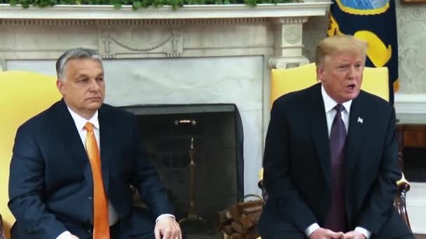 Trumps Elnök Beszédet Mond Orbán Viktor Miniszterelnökkel Közös Sajtótájékoztatón 2019 — Stock videók