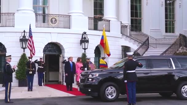 2019年 总统特朗普和第一夫人梅拉尼亚 特朗普在白宫主持哥伦比亚总统伊冯 马尔克斯 — 图库视频影像
