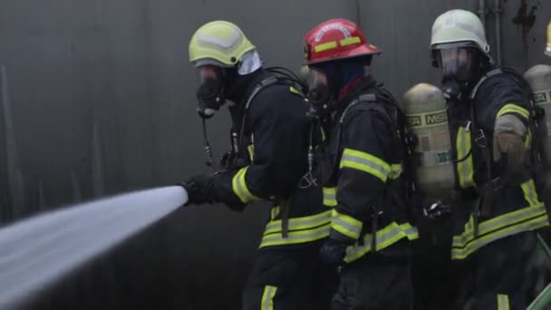 2019 第435建設訓練隊のUsaf消防士は ラムシュタイン空軍基地での訓練演習をリード — ストック動画