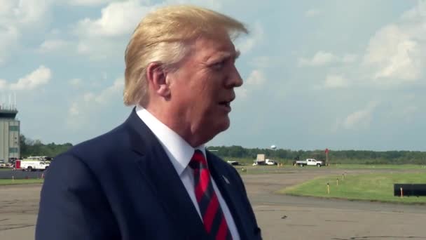 Președintele Trump Vorbește Despre Jocul Golf Aprobarea Unui Acord Privind — Videoclip de stoc