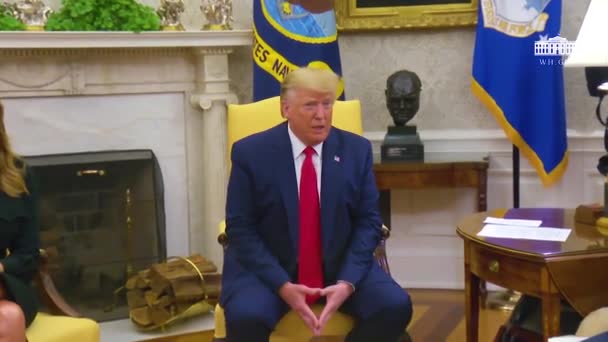 2019 Usa President Donald Trump Talar Till Journalister Presskåren Fördömer — Stockvideo