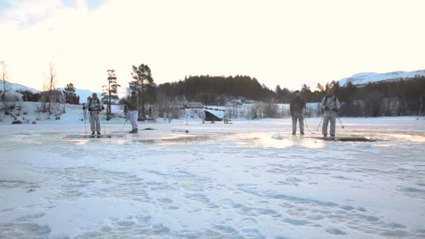 2019 Abd Deniz Kuvvetleri Norveç Setermoen Soğuk Hava Eğitimi Sırasında — Stok video