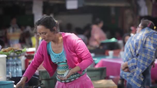Занятые Киоски Едой Обслуживают Людей Посещающих Пасхальные Праздники Semana Santa — стоковое видео