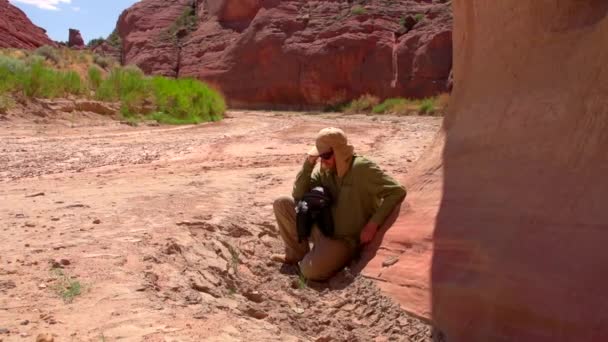 Wanderer Erkunden Die Schlitzschluchten Der Paria Canyon Wildnis Arizona — Stockvideo