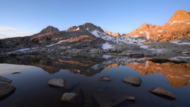 Reflexión Sobre Paisaje Alta Sierra Parque Granite — Vídeos de Stock
