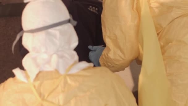 Cdc Ambtenaren Zijn Getraind Hoe Gaan Met Een Ebola Virus — Stockvideo