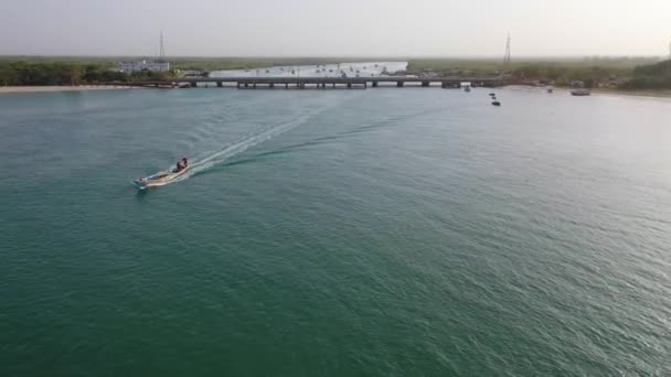 2020 Beautiful Aerial Long Boat Moving Gambia River West Africa — Stock Video