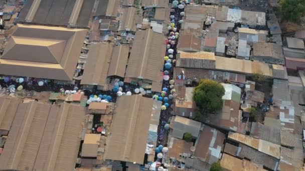 2020 Velmi Dobrá Letecká Přeprava Přes Západoafrický Pouliční Trh Gambii — Stock video