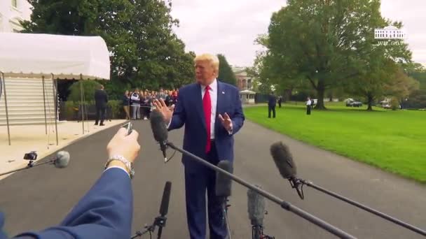 2019 Präsident Donald Trump Spricht Vor Der Presse Über Seine — Stockvideo