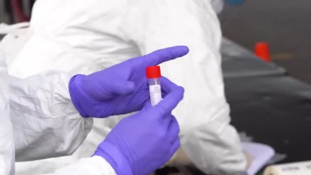 2020 Los Pacientes Con Coronavirus Covid Prueban Una Clínica Conducción — Vídeo de stock