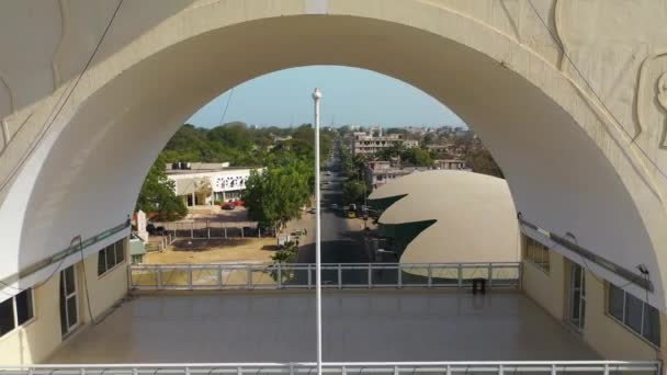 2020 Vista Aérea Arco Porta Entrada Para Gâmbia África Ocidental — Vídeo de Stock