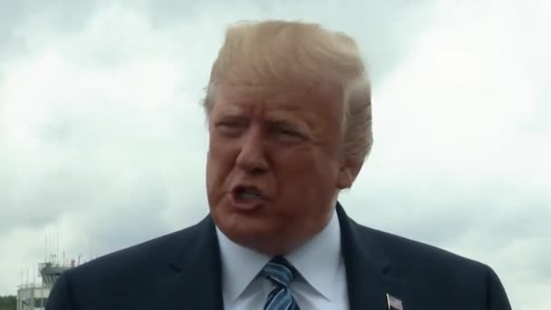 President Trump Säger Att Tullarna Han Satte Kina Borde Gjorts — Stockvideo