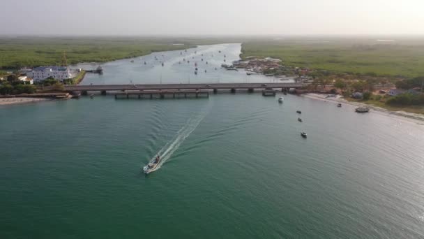 2020 Beautiful Aerial Long Boat Moving Gambia River West Africa — Stock Video