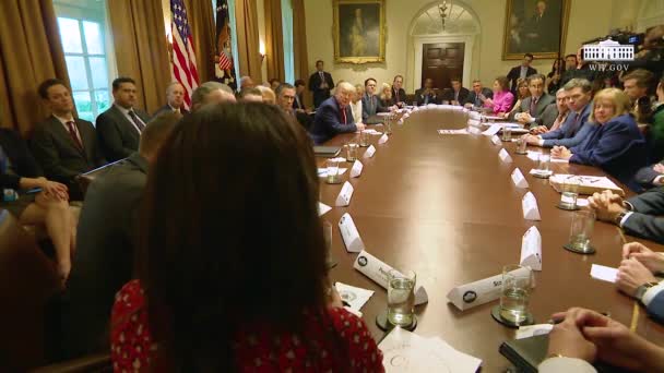 2019 ドナルド トランプ米大統領はホワイトハウスで大規模な円卓会議を開催 — ストック動画