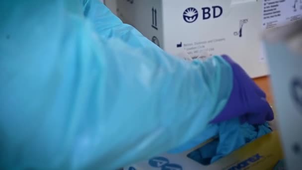 2020 Covid Coronavirus Patienten Werden Einer Drive Klinik Getestet Kleider — Stockvideo