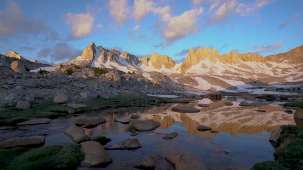 Wysokie Szczyty Sierra Alpejskie Woda Granite Park — Wideo stockowe