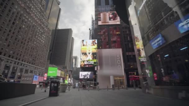 Pov Times Square Нью Йорку Покинута Під Час Епідемії Коронавірусу — стокове відео