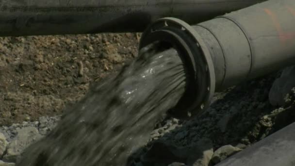 Los Lodos Son Dragados Río Contaminado Tras Desastre Ambiental Del — Vídeo de stock