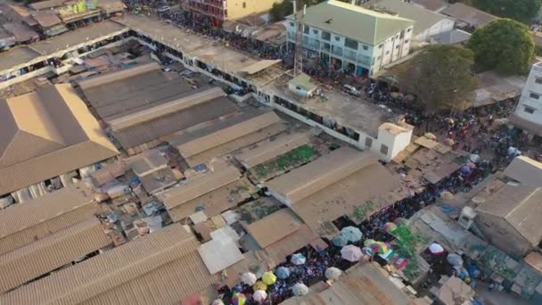 2020 Nagyon Antenna Felett Nyugat Afrikai Utcai Piac Gambia Halad — Stock videók
