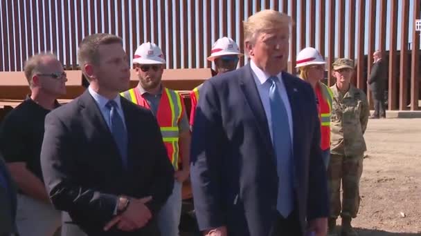 2019 President Donald Trump Speaks Press Mexico Border Wall Construction — Stock Video