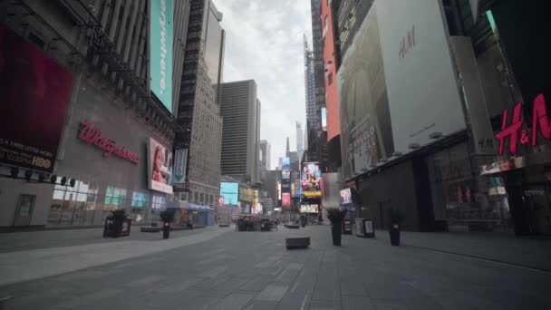 Pov Times Square Nova York Abandonada Durante Surto Epidemia Coronavírus — Vídeo de Stock