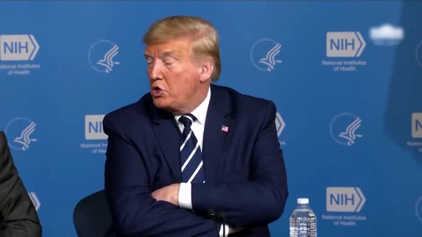 2020 Spotkaniu Covid Członkami Nih Prezydent Donald Trump Uściska Dłoń — Wideo stockowe