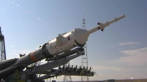 Razzo Russo Sojuz Alza Sul Trampolino Lancio — Video Stock