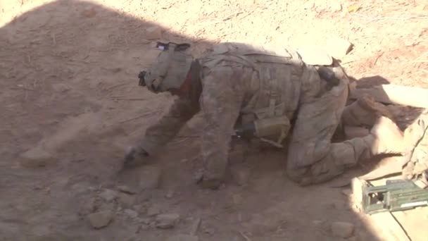 Marines Patrol Kandahar Province Afghanistan Uncover Explode Ied Device Road — Stock Video
