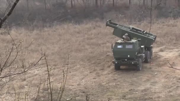 Goede Schoten Van Amerikaanse Troepen Strijd Het Slagveld — Stockvideo