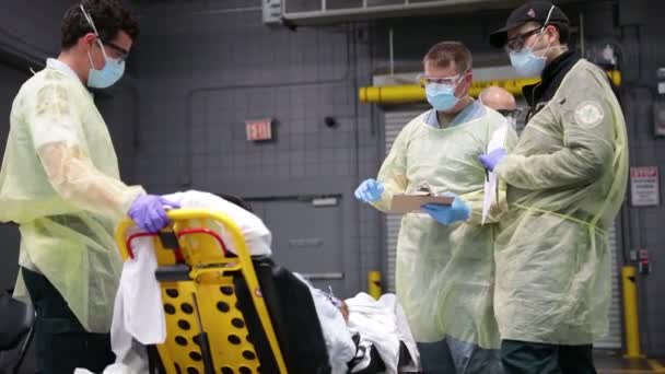 2020 New York Coronavirus Covid Hastaları Salgın Sırasında Javits Kongre — Stok video