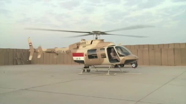 Savaş Bittikten Sonra Irak Hava Kuvvetleri Devraldı — Stok video