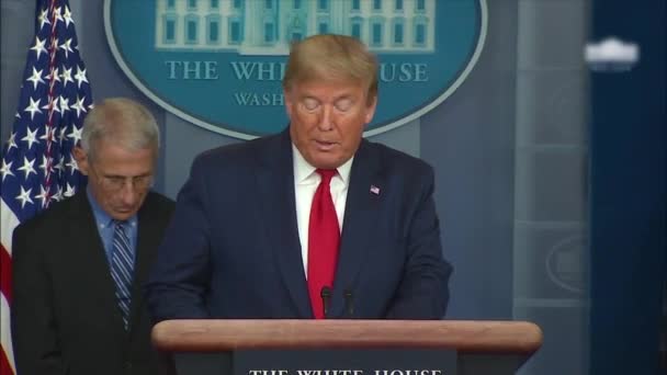 Брифинге Белом Доме Президент Дональд Трамп Заявил Страна Должна Открыта — стоковое видео