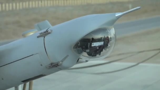 新しいタイプの小型無人偵察機であるスキャンイーグルは アフガニスタンを監視するために米軍によって使用されています — ストック動画