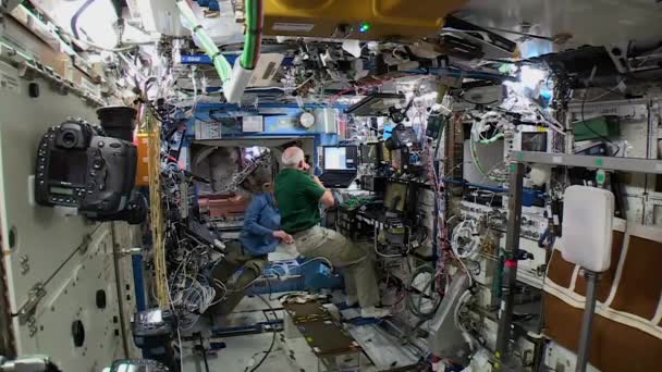 Apesanteur Astronautes Intérieur Station Spatiale Internationale — Video