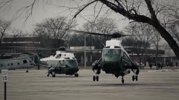 Helicóptero Marine One Del Presidente Despega Estacionamiento — Vídeos de Stock