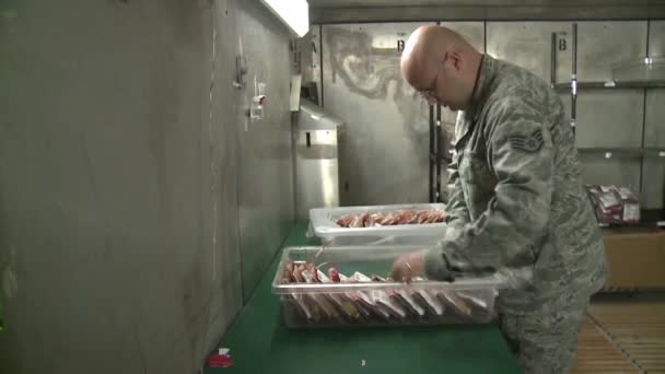Persediaan Darah Dikirim Medan Perang Afghanistan — Stok Video