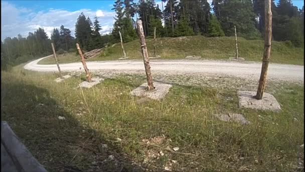 Ied Sprängladdningar Detoneras Längs Väg — Stockvideo