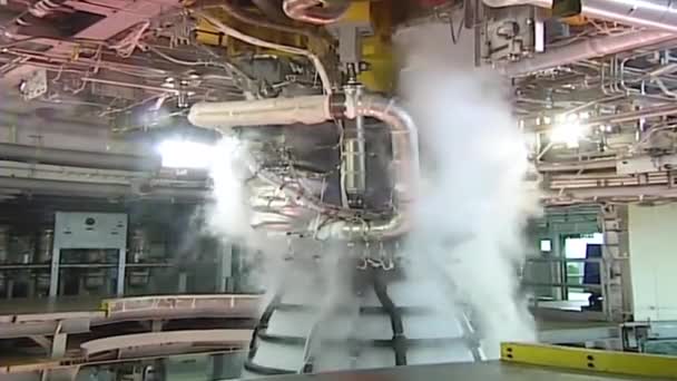 美国航天局试射了用于航天器的Rs 25发动机火箭助推器 — 图库视频影像