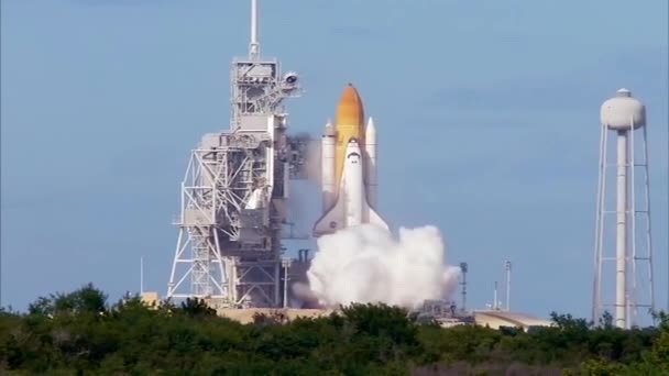 Space Shuttle Lifts Cape Canaveral Florida — Stock Video