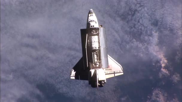Space Shuttle Atlantis Vlucht Van Boven — Stockvideo