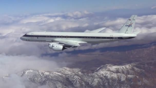 Nasaの地球科学Dc 8機が地球温暖化を研究する北極上空を飛ぶ — ストック動画