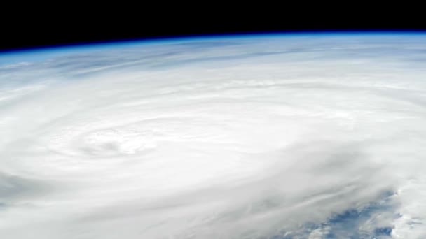 巨大な嵐 ハリケーン マシューは 国際宇宙ステーションから見られるように形成されます — ストック動画
