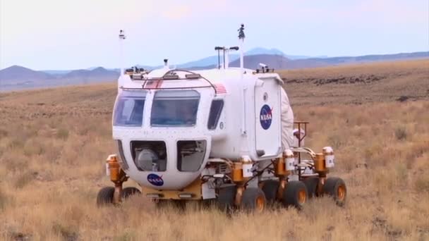 Inżynierowie Nasa Testują Nowe Łaziki Pojazdy Księżycowe Amerykańskiej Pustyni Arizona — Wideo stockowe