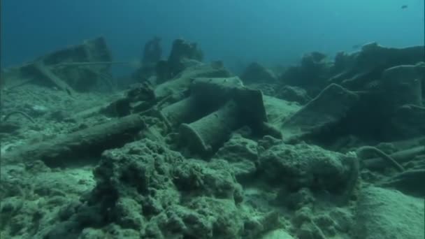 美国海洋大气署 Noaa 组织的潜水员对二战期间太平洋沉船和其他沉船残骸进行了探测 — 图库视频影像