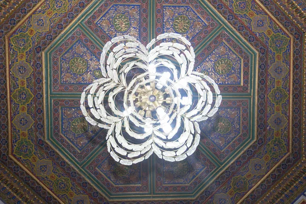 Mesquita de estilo árabe e islâmico mosaico e padrão geométrico — Fotografia de Stock