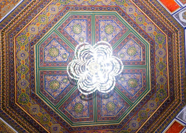Mezquita de estilo árabe e islámico mosaico y patrón geométrico Imagen de stock