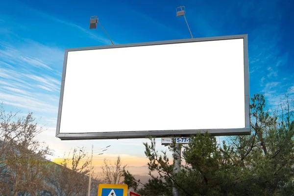 รูปแบบป้ายโฆษณากลางแจ้งบนถนน — ภาพถ่ายสต็อก