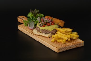 Burger guacamole sos ile