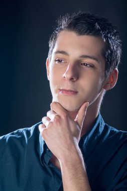 Genç adam portresi